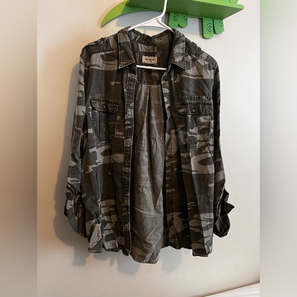 Express button up